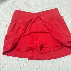 NEW, 90 Degree Red Athletic skirt with built in shorts, Size large